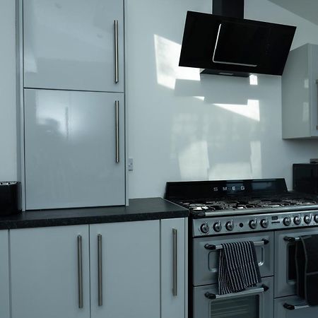Double Bedroom Near Etihad And Coop Live With Free Parking, Shared Kitchen & Bathroom Mánchester Exterior foto