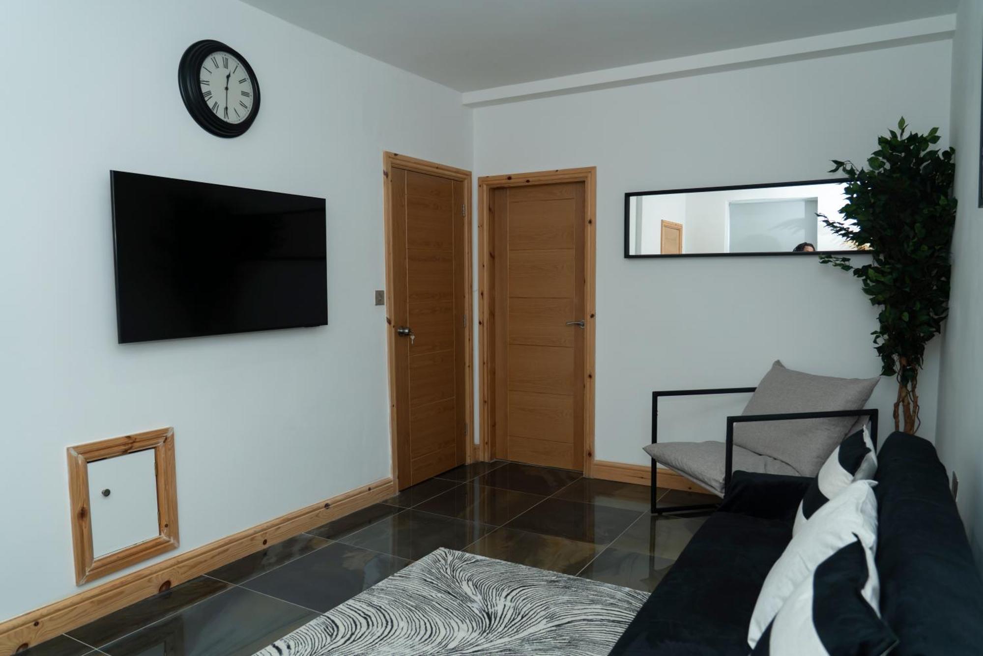 Double Bedroom Near Etihad And Coop Live With Free Parking, Shared Kitchen & Bathroom Mánchester Exterior foto
