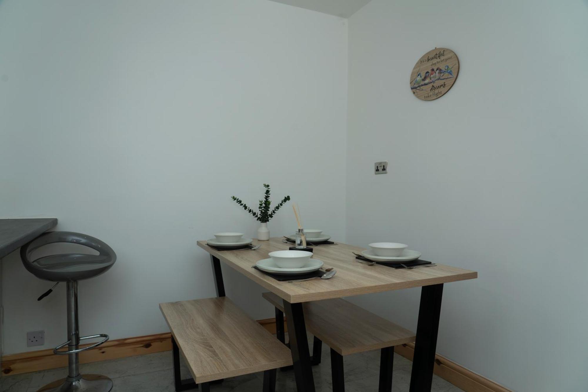 Double Bedroom Near Etihad And Coop Live With Free Parking, Shared Kitchen & Bathroom Mánchester Exterior foto